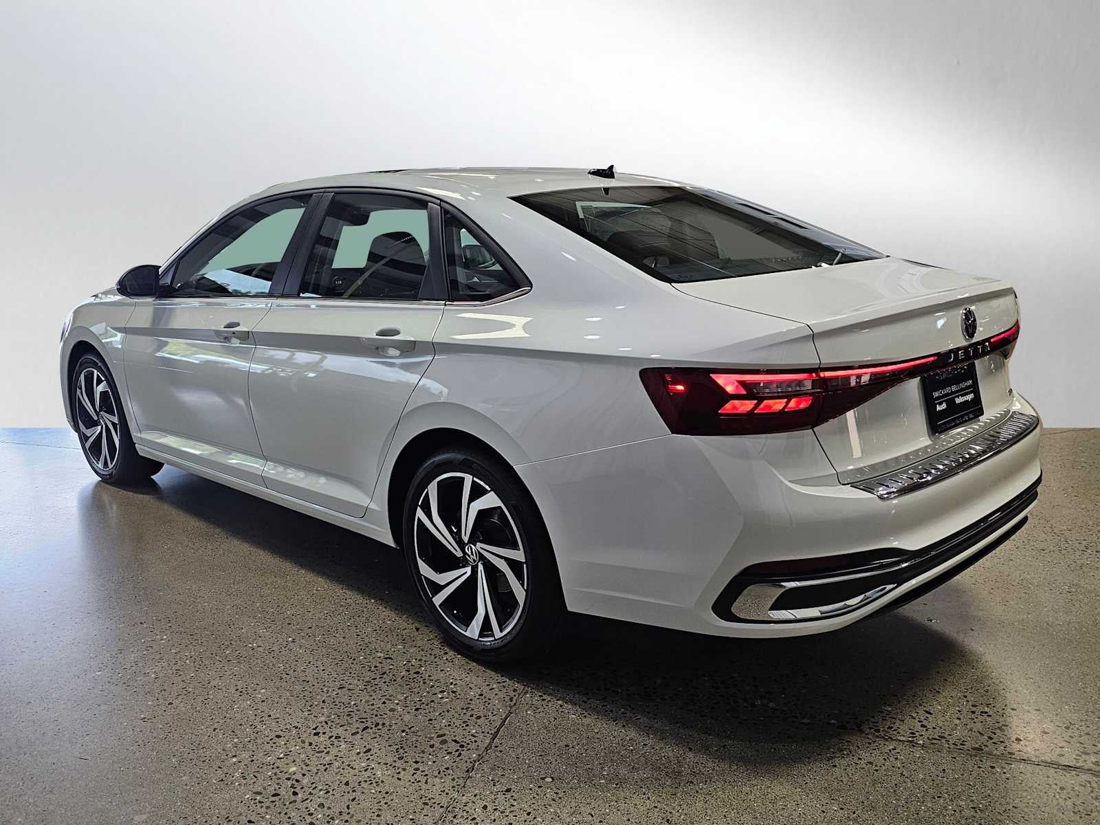 2025 Volkswagen Jetta SEL Auto