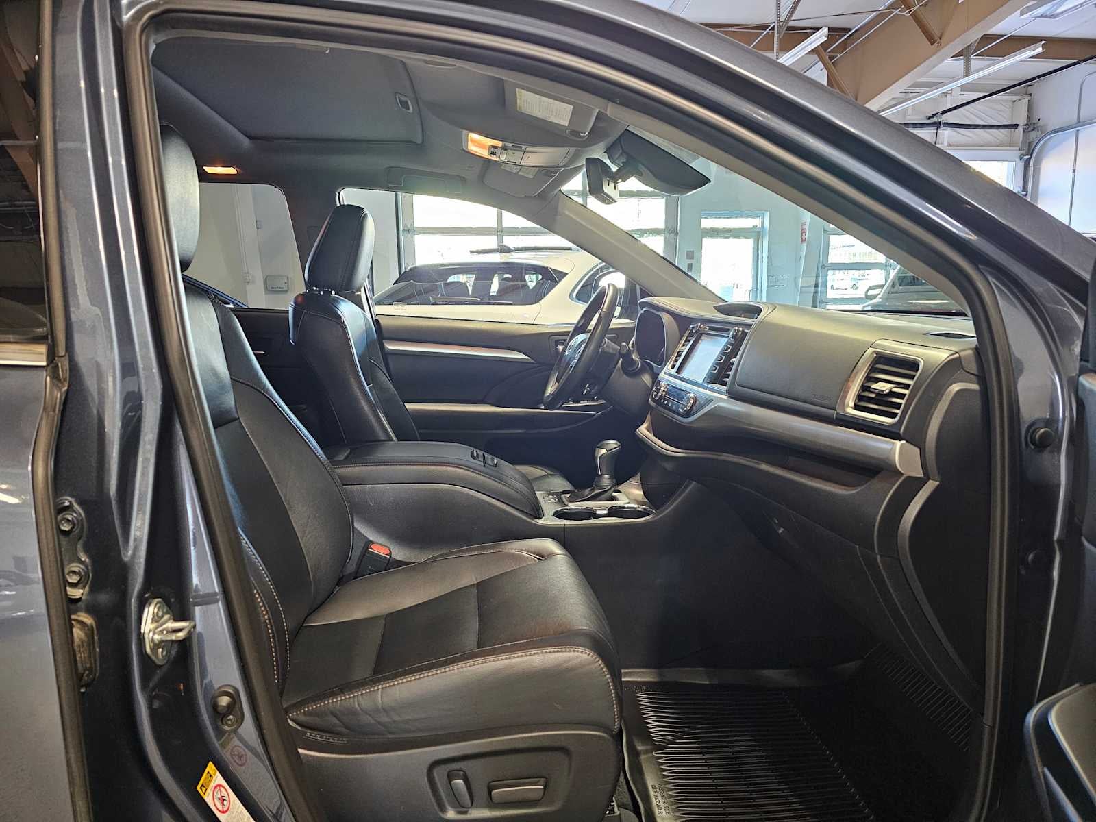 2019 Toyota Highlander Hybrid XLE V6 AWD