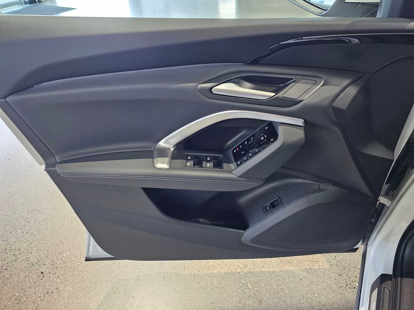 2025 Audi Q5 Premium 2.0 TFSI quattro