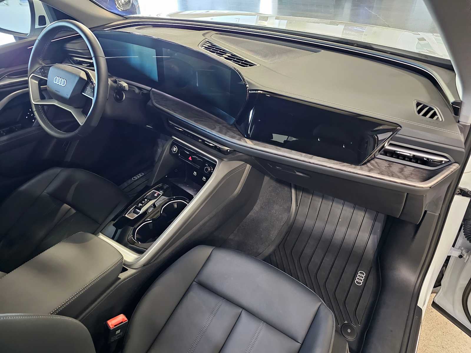 2025 Audi Q5 Premium 2.0 TFSI quattro