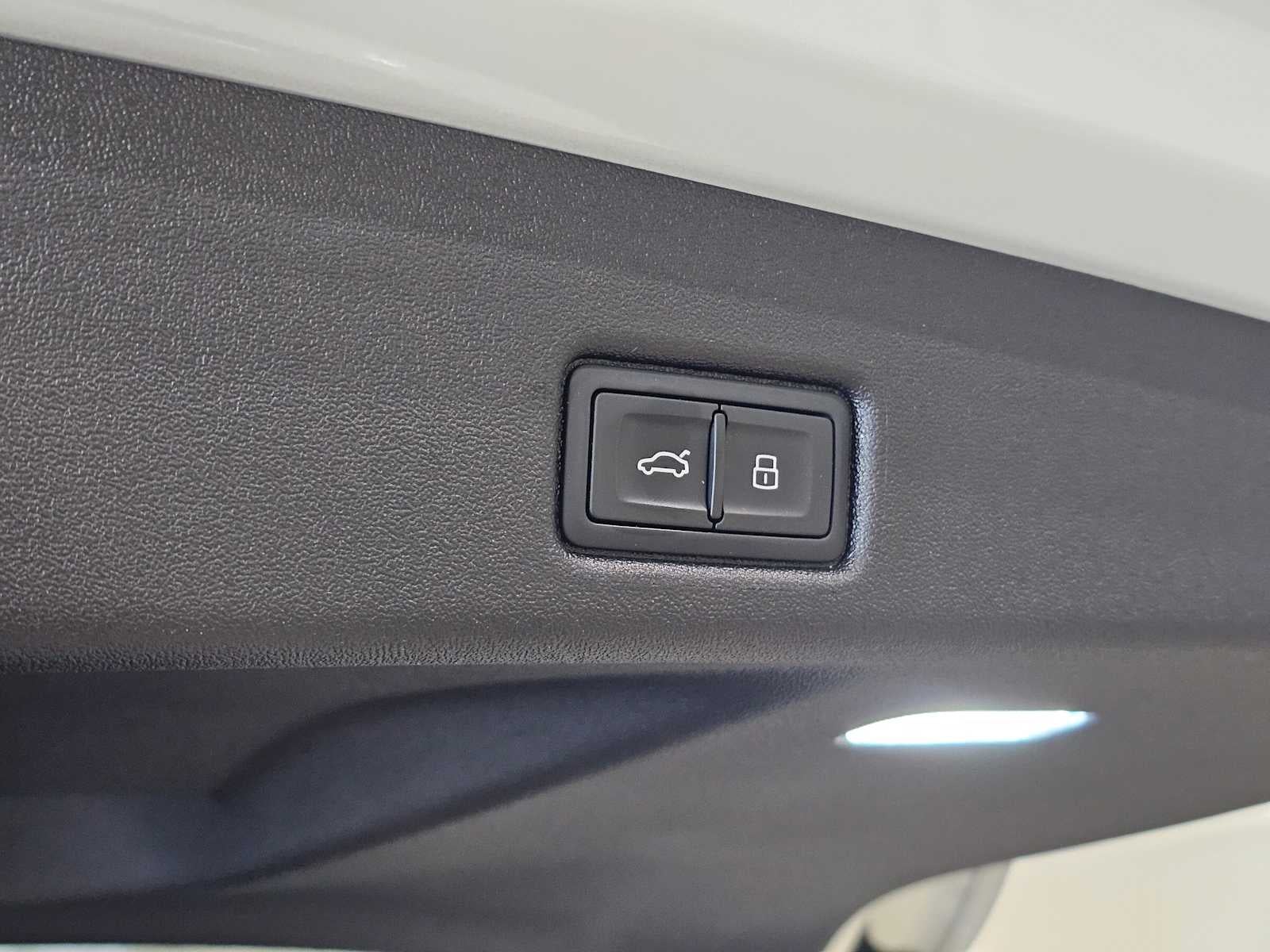 2025 Audi Q5 Premium 2.0 TFSI quattro