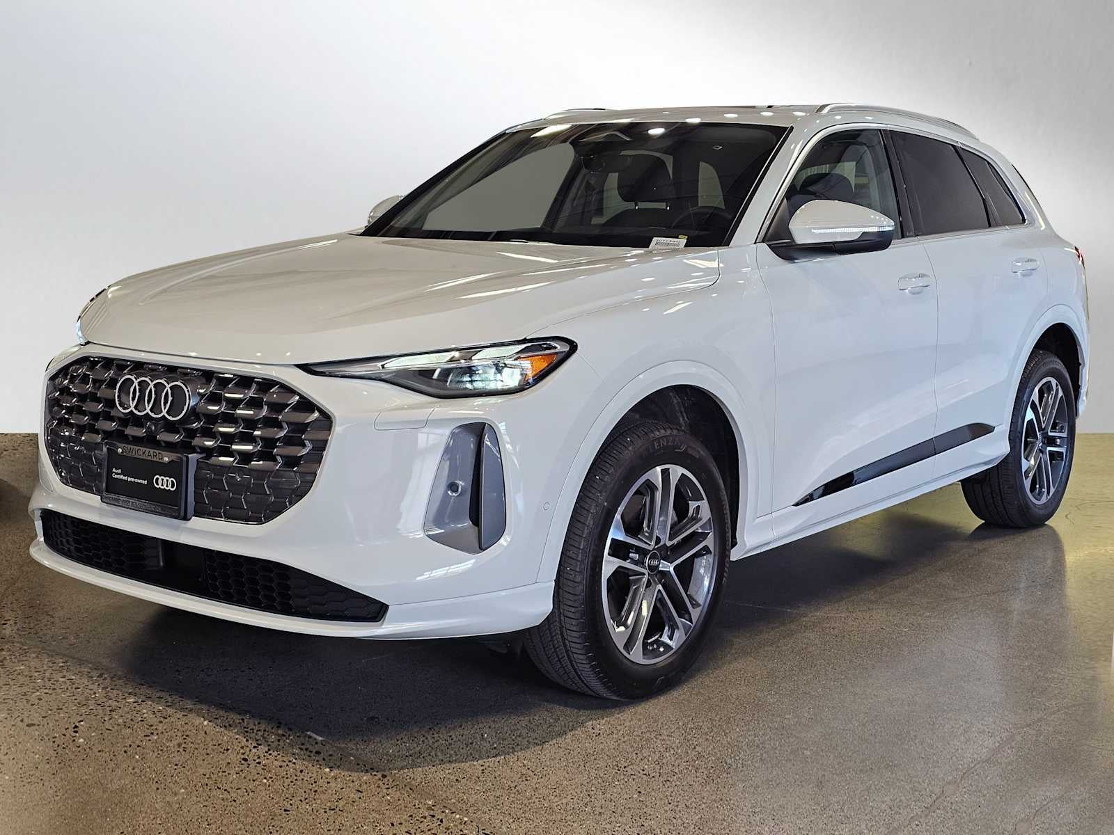 2025 Audi Q5 Premium 2.0 TFSI quattro