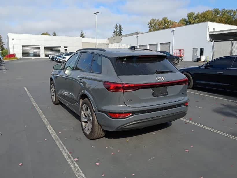 2025 Audi Q6 e-tron Premium Plus