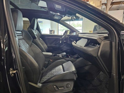2025 Audi SQ6 e-tron Prestige