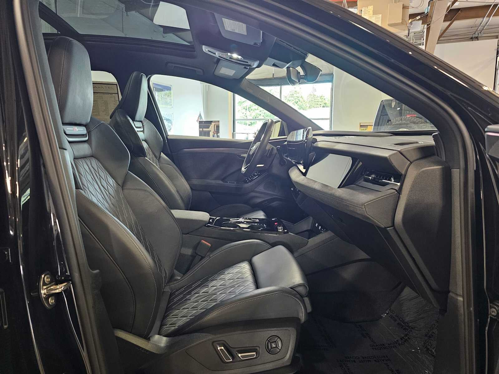 2025 Audi SQ6 e-tron Prestige