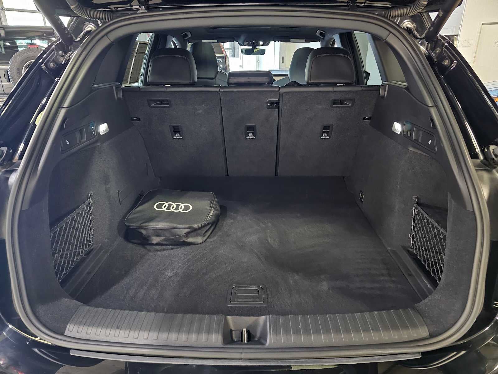 2025 Audi SQ6 e-tron Prestige
