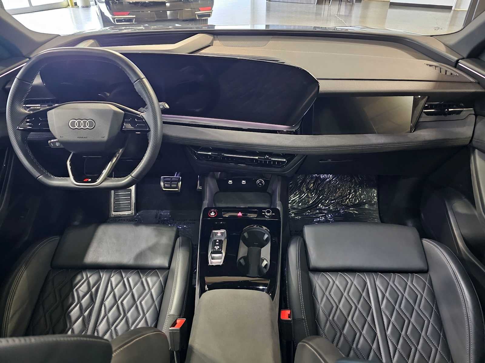 2025 Audi SQ6 e-tron Prestige