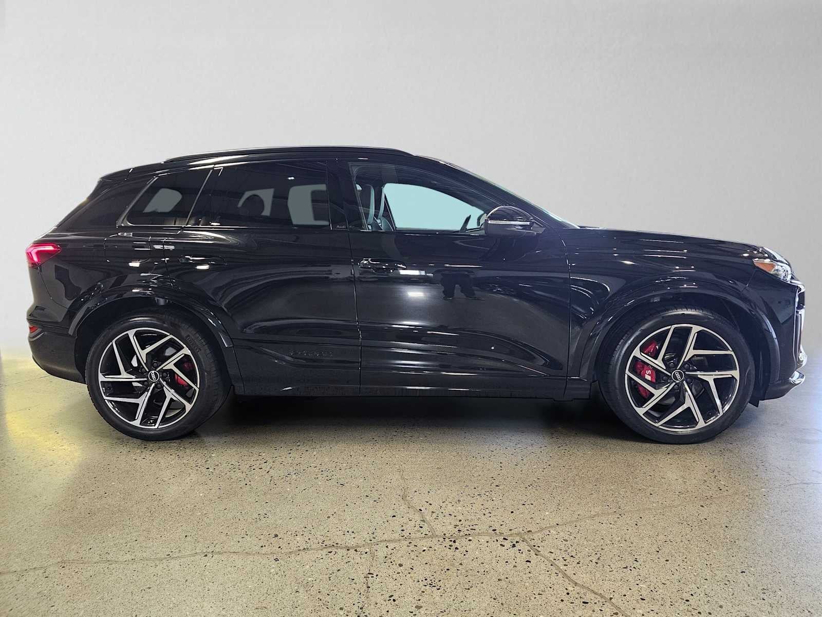 2025 Audi SQ6 e-tron Prestige