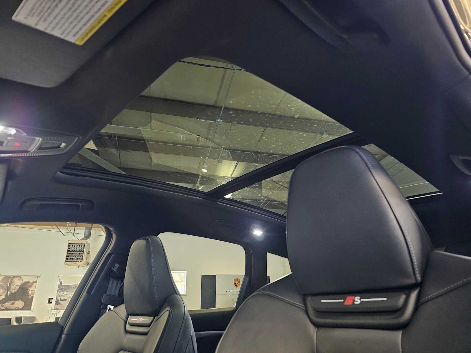 2025 Audi SQ6 e-tron Prestige