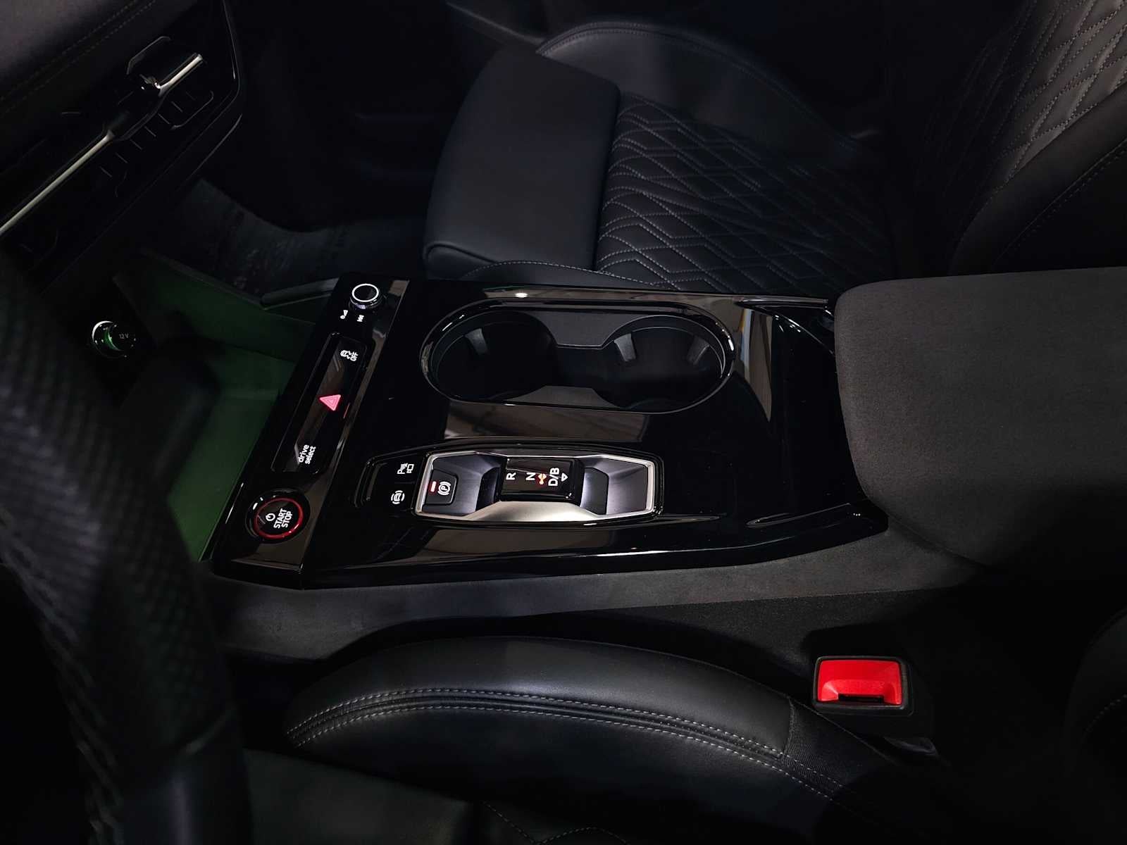 2025 Audi SQ6 e-tron Prestige