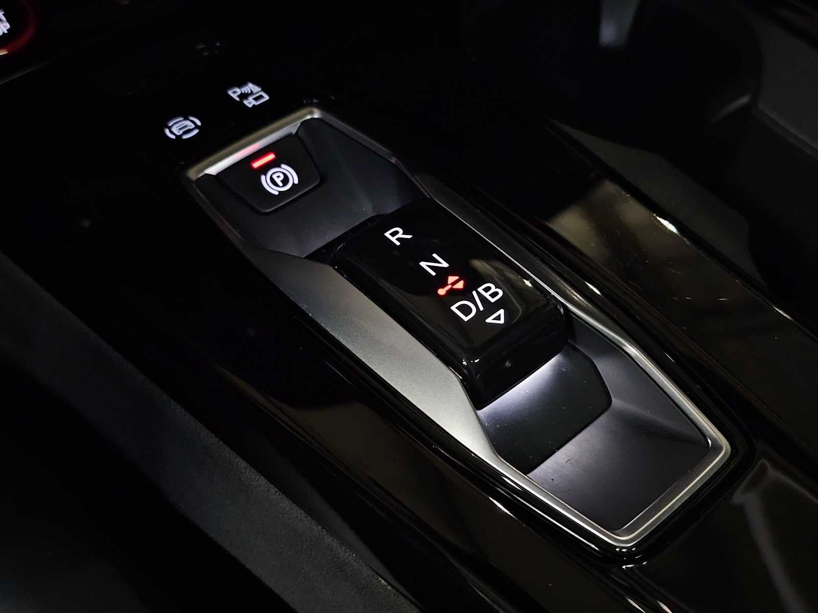 2025 Audi SQ6 e-tron Prestige