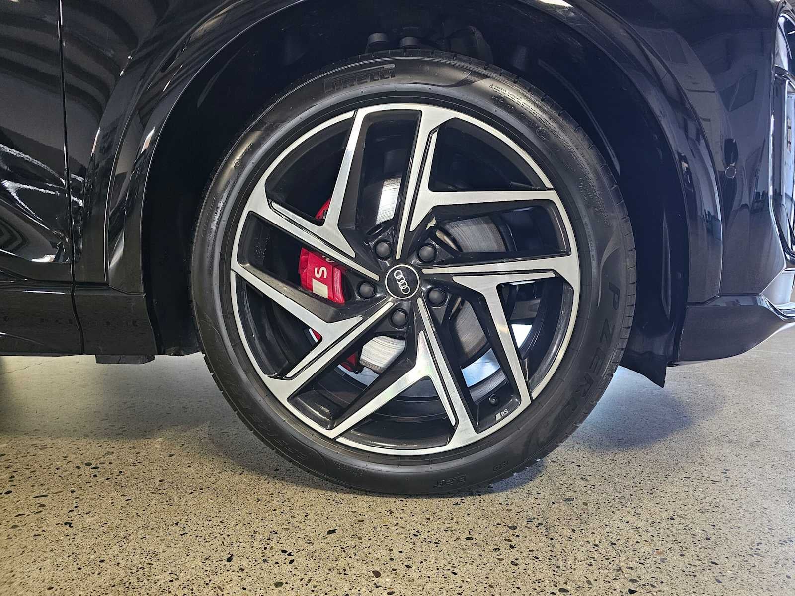 2025 Audi SQ6 e-tron Prestige