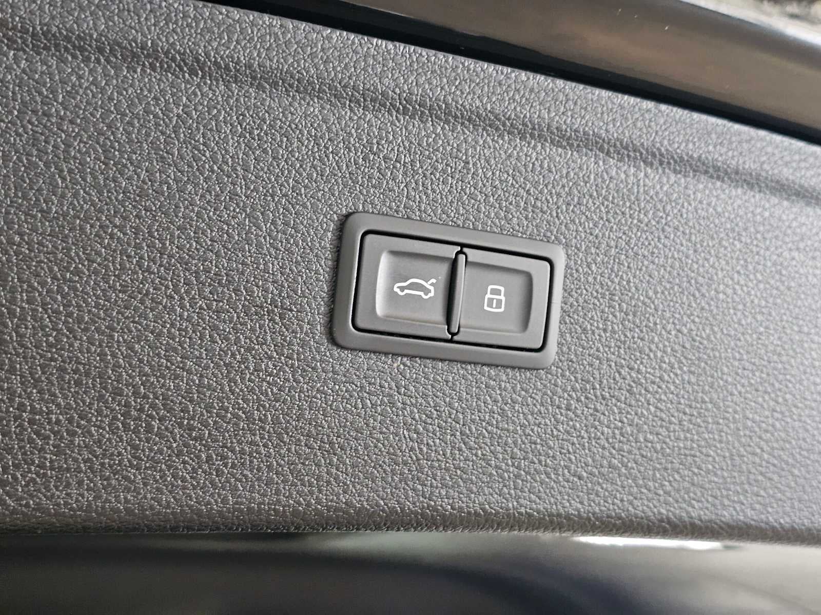 2022 Audi SQ5 Premium