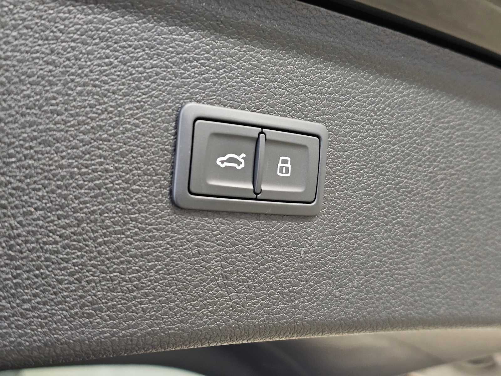 2023 Audi Q5 Premium 40 TFSI quattro