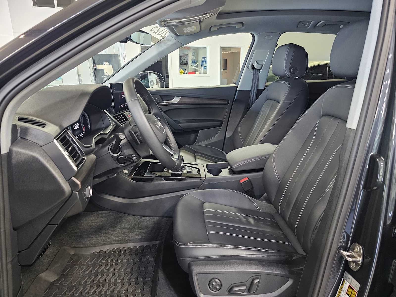 2025 Audi Q5 Premium 40 TFSI quattro