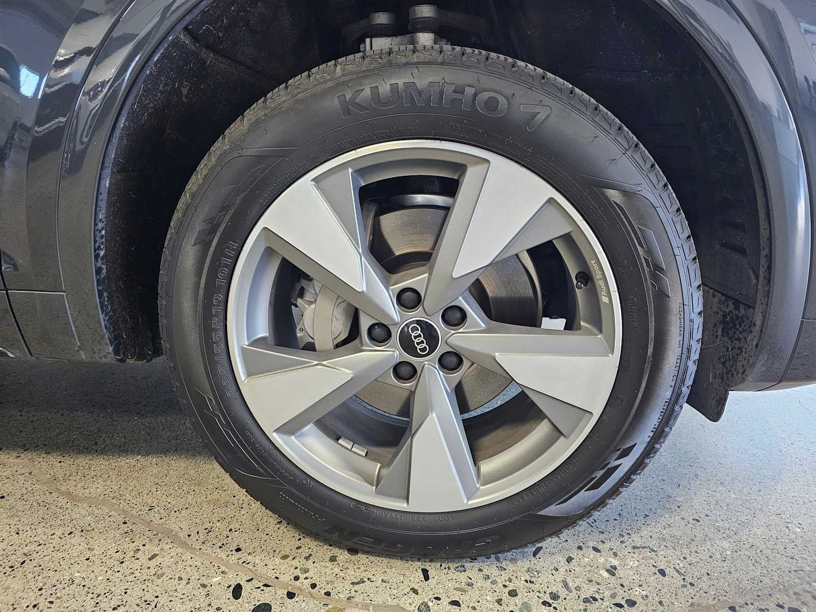 2025 Audi Q5 Premium 40 TFSI quattro