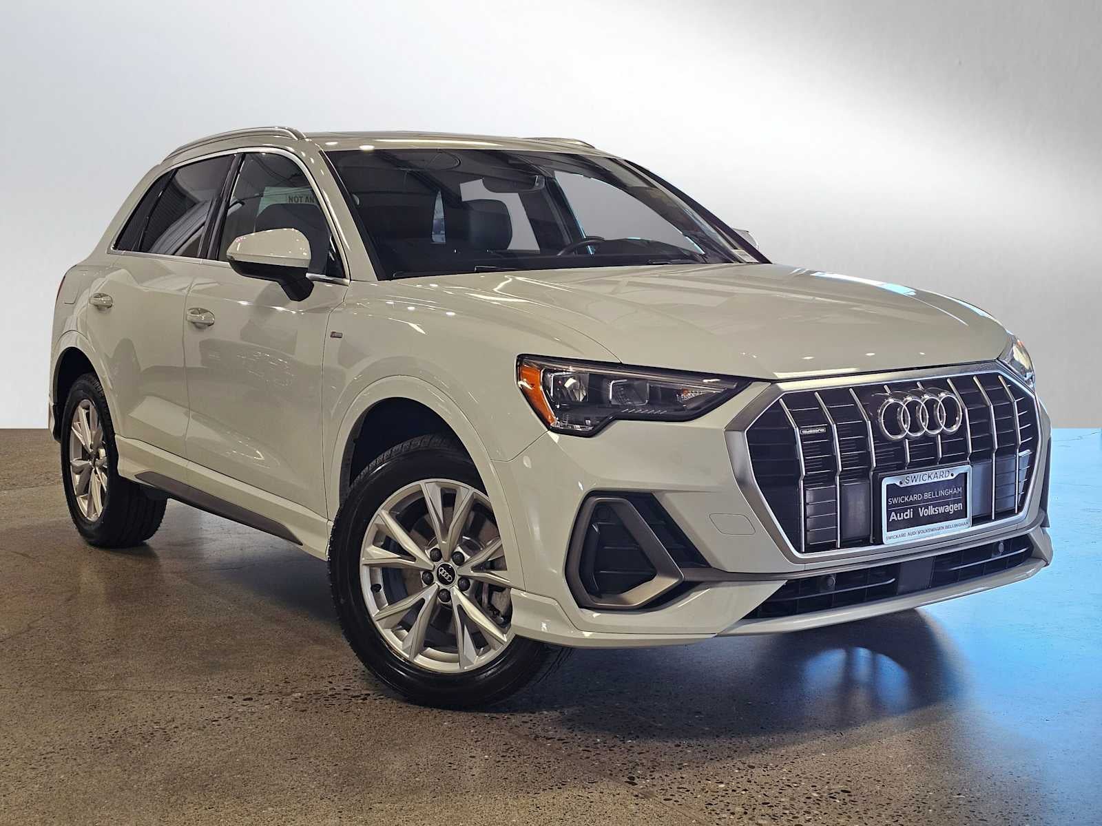 2022 Audi Q3 S line Premium 45 TFSI quattro
