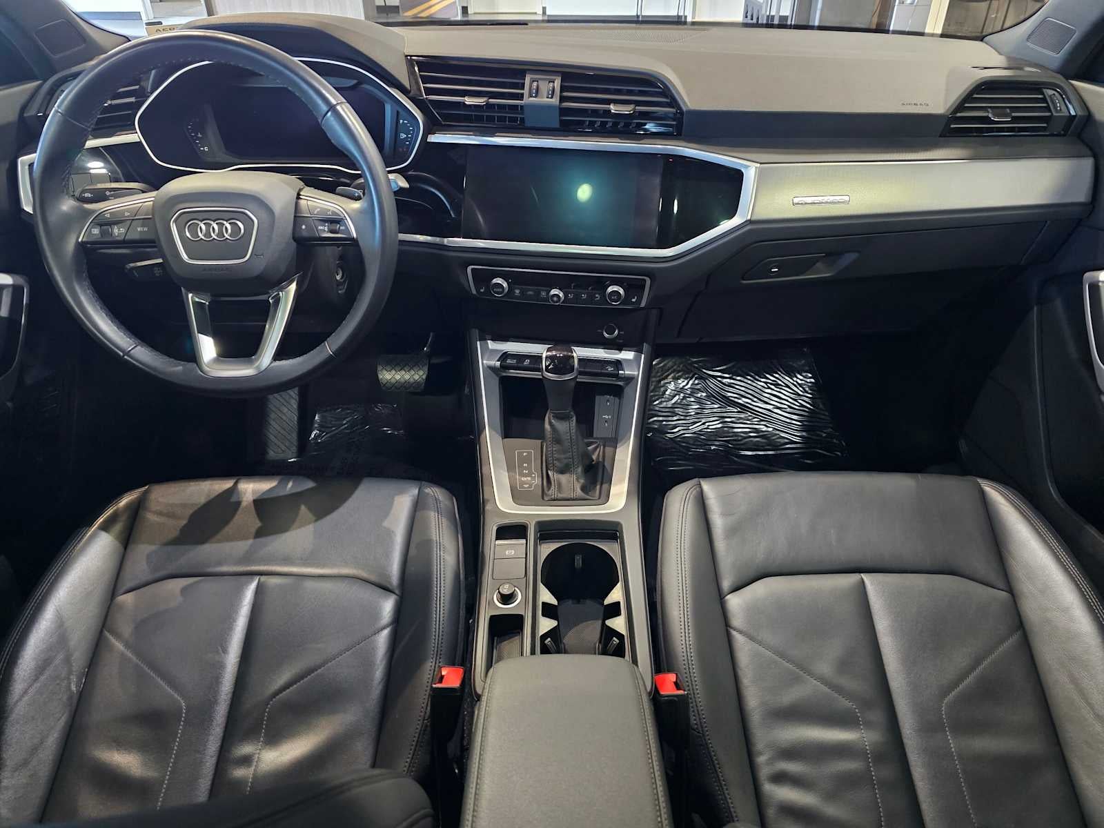 2022 Audi Q3 S line Premium 45 TFSI quattro