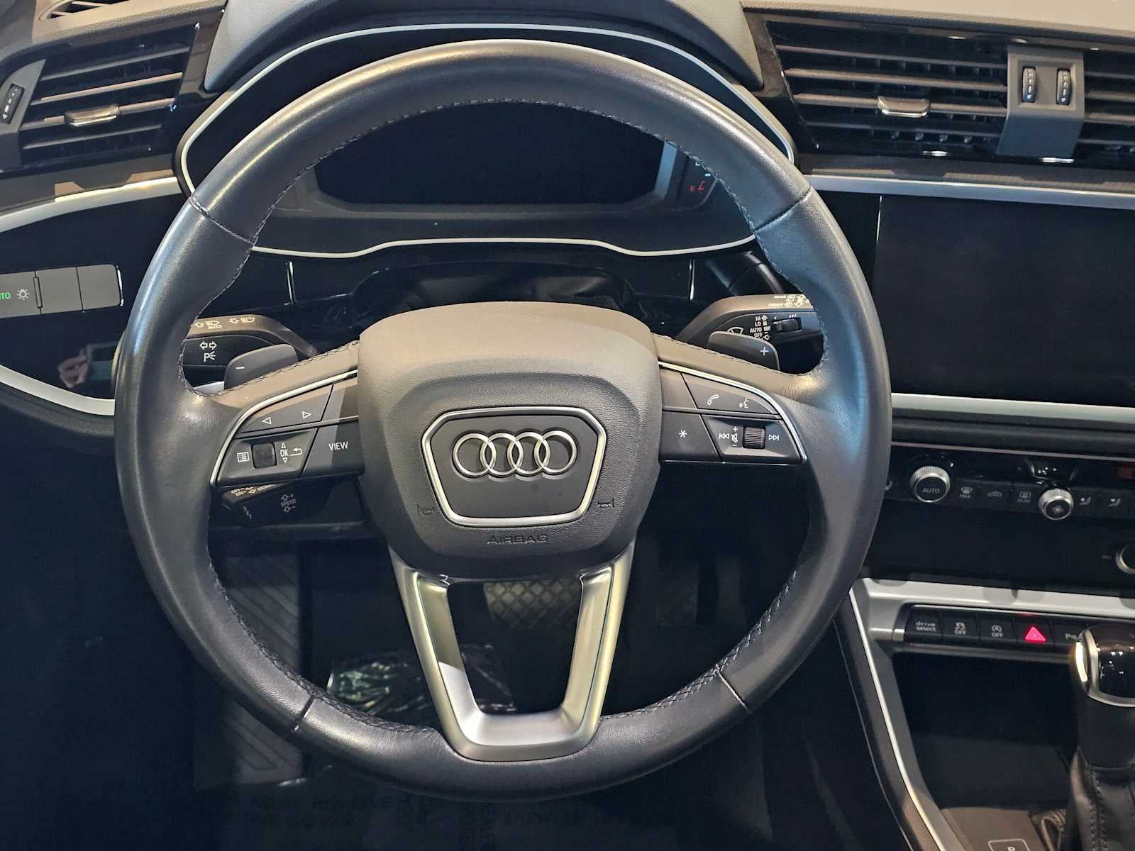 2022 Audi Q3 S line Premium 45 TFSI quattro