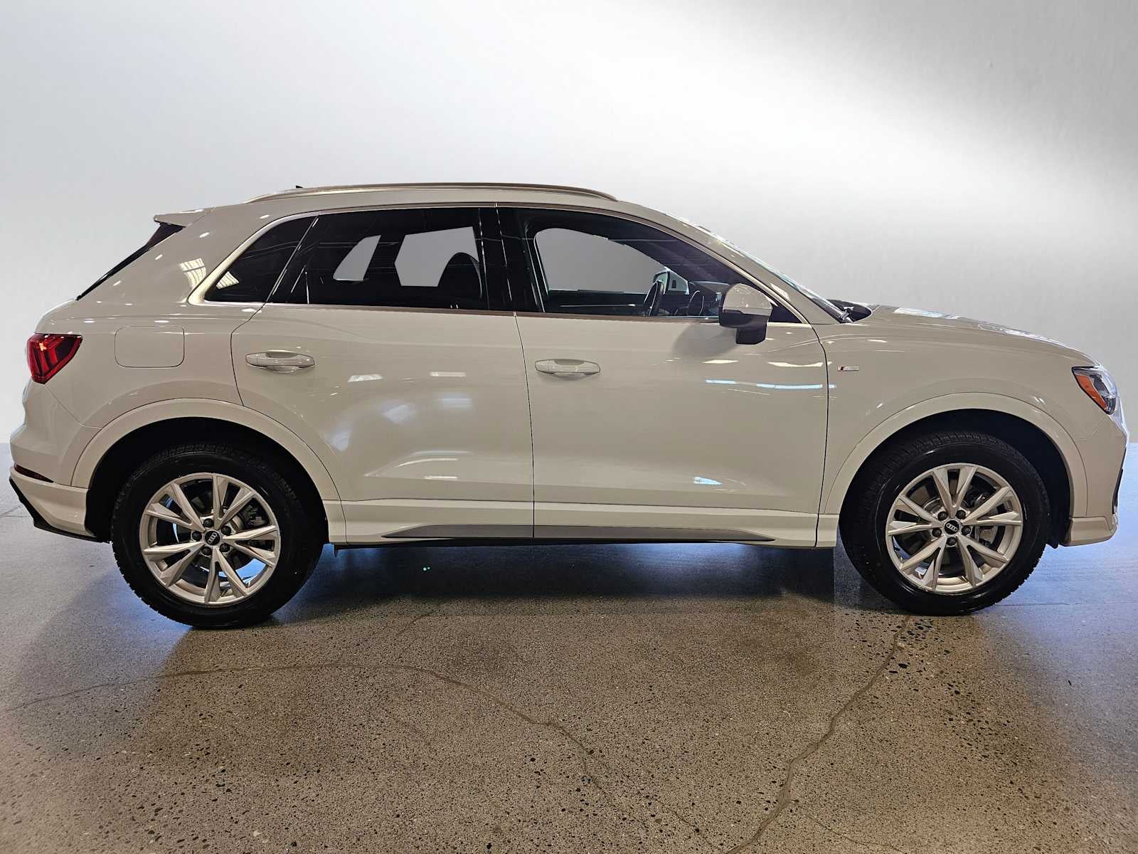 2022 Audi Q3 S line Premium 45 TFSI quattro