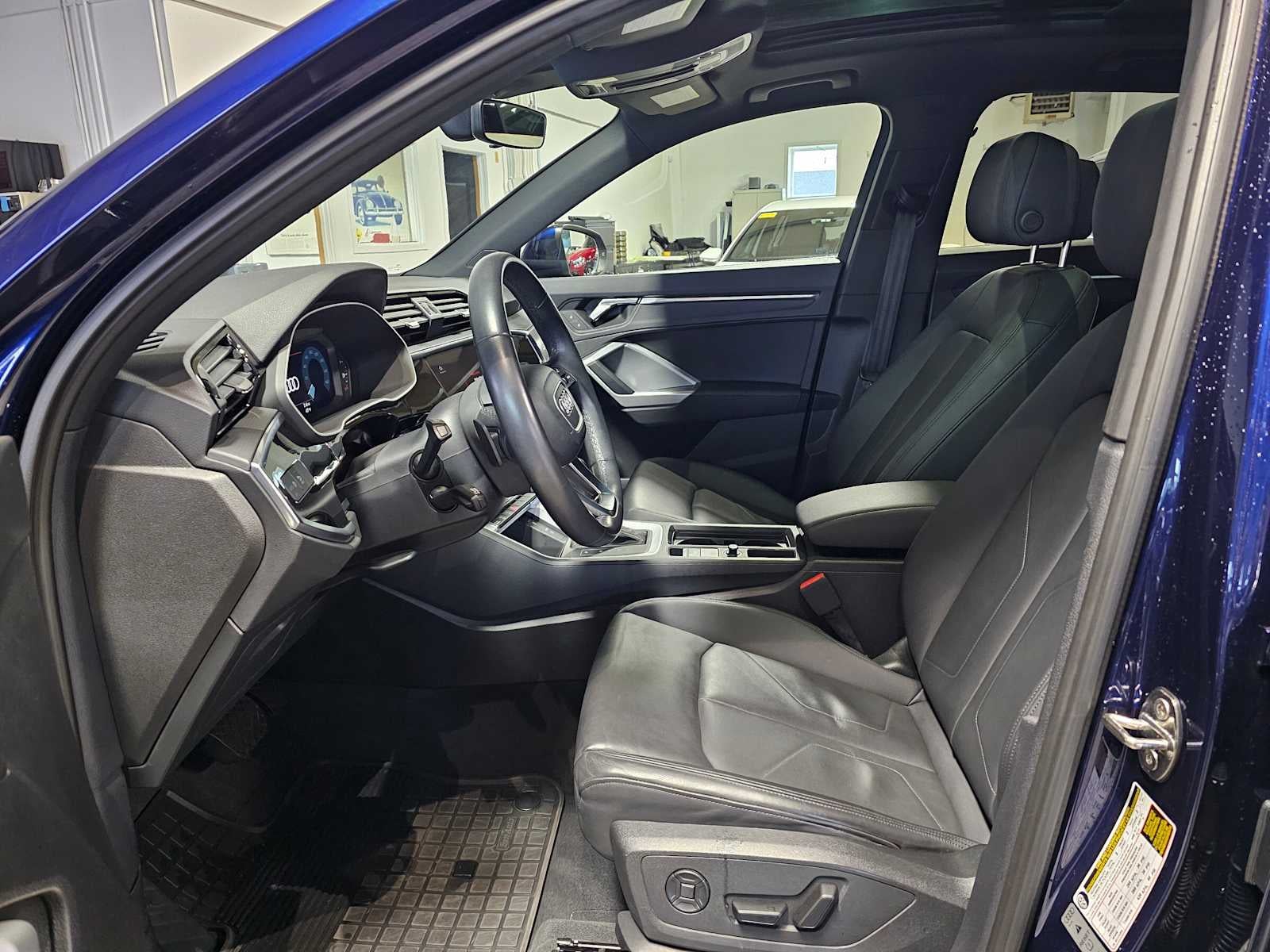 2023 Audi Q3 S line Premium 45 TFSI quattro