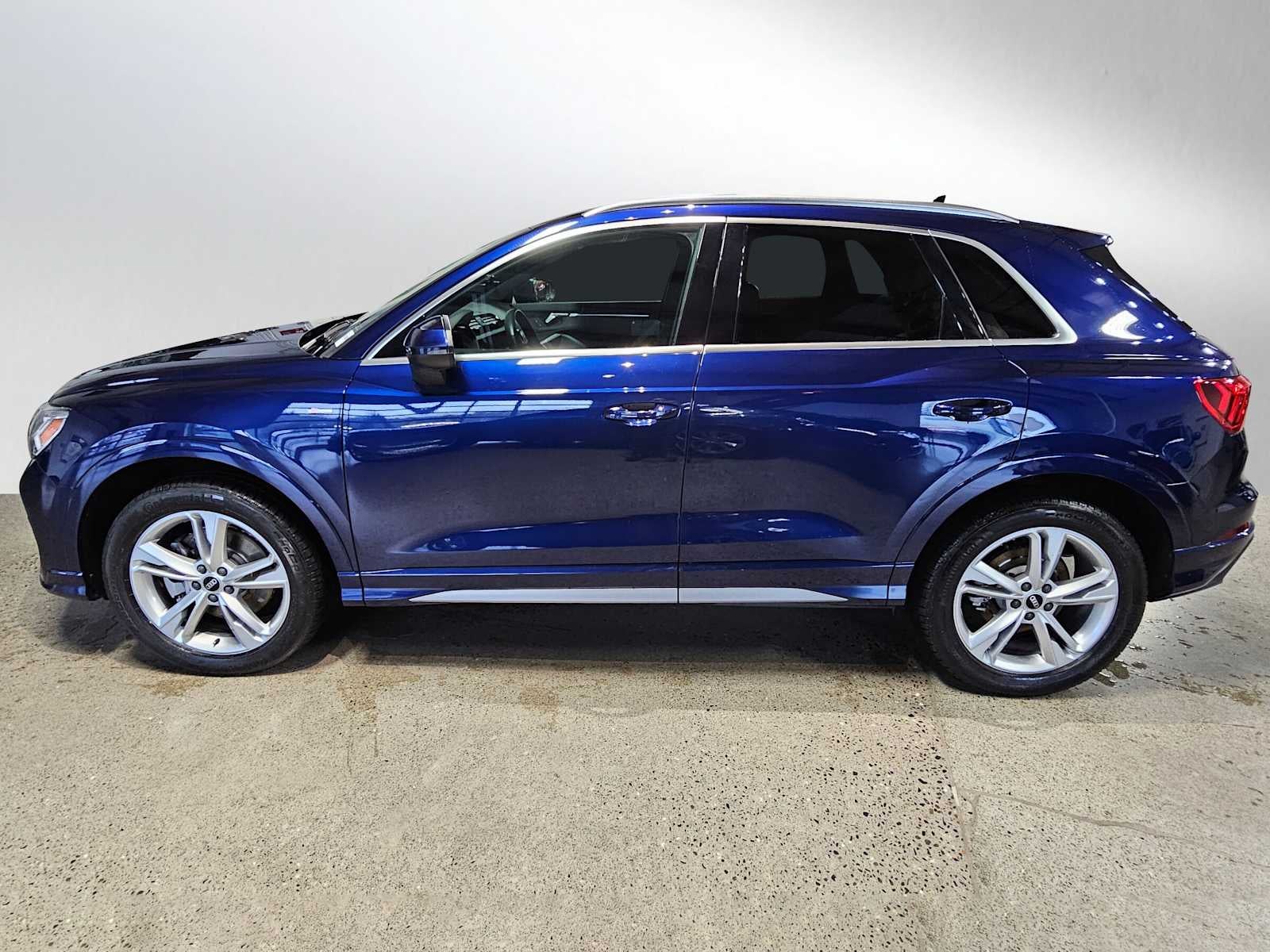 2023 Audi Q3 S line Premium 45 TFSI quattro