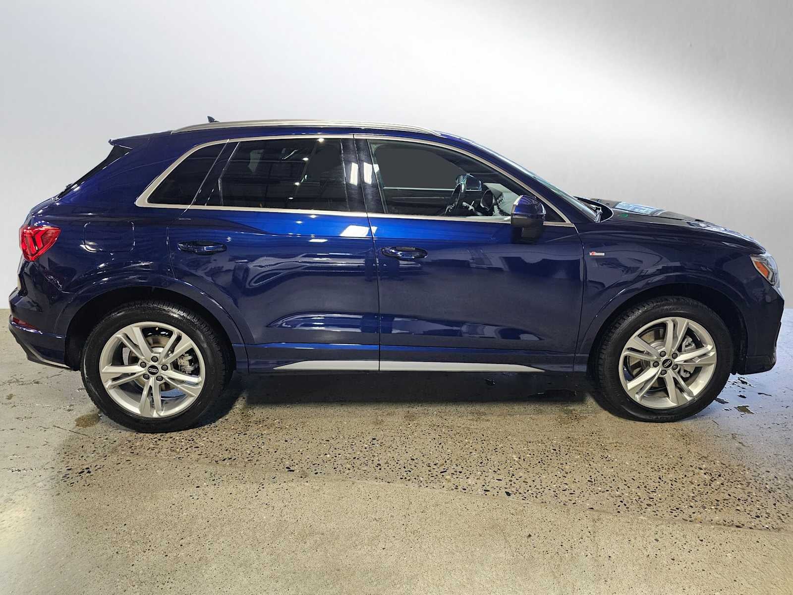 2023 Audi Q3 S line Premium 45 TFSI quattro