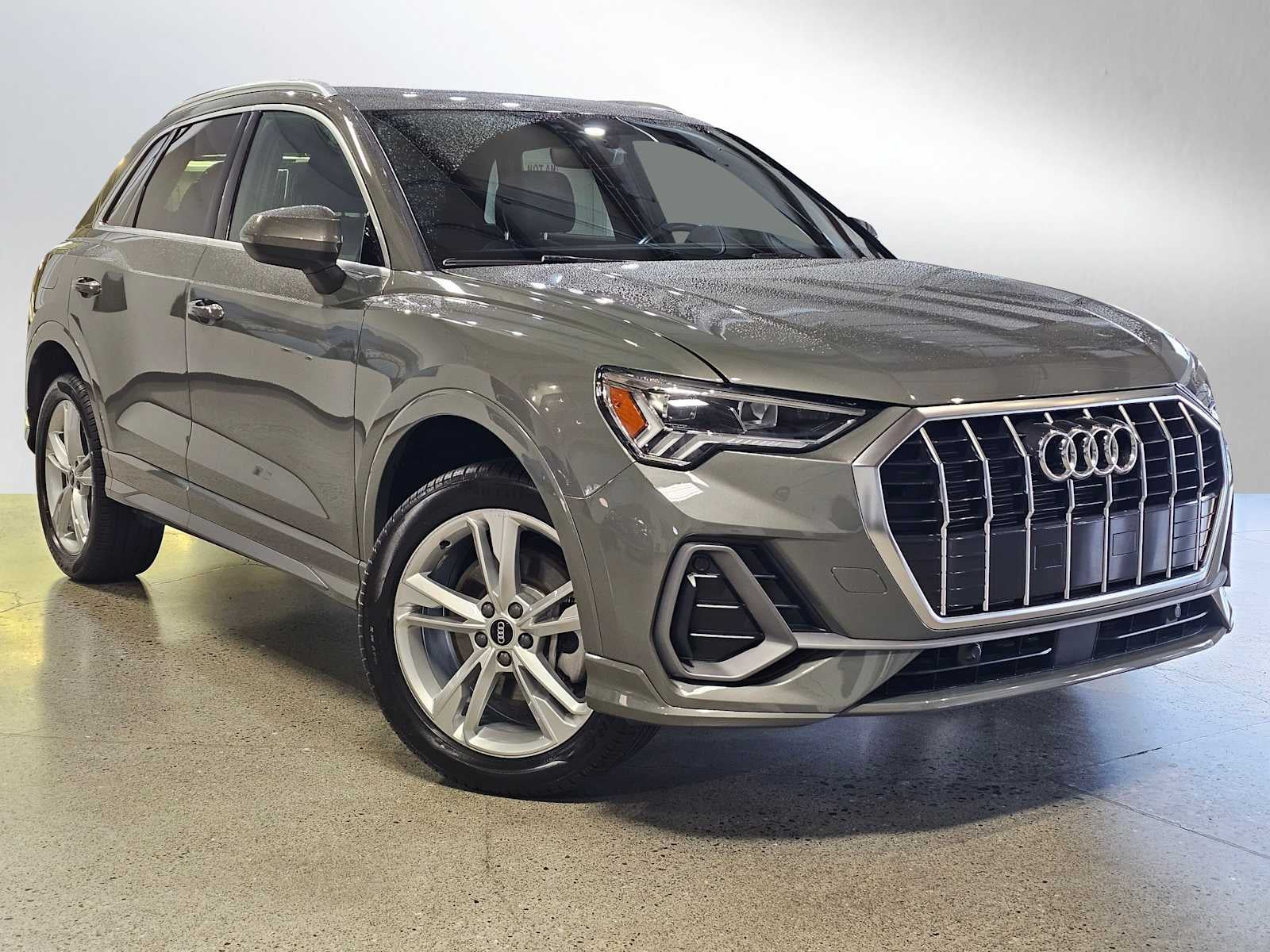 2023 Audi Q3 S line Premium 45 TFSI quattro