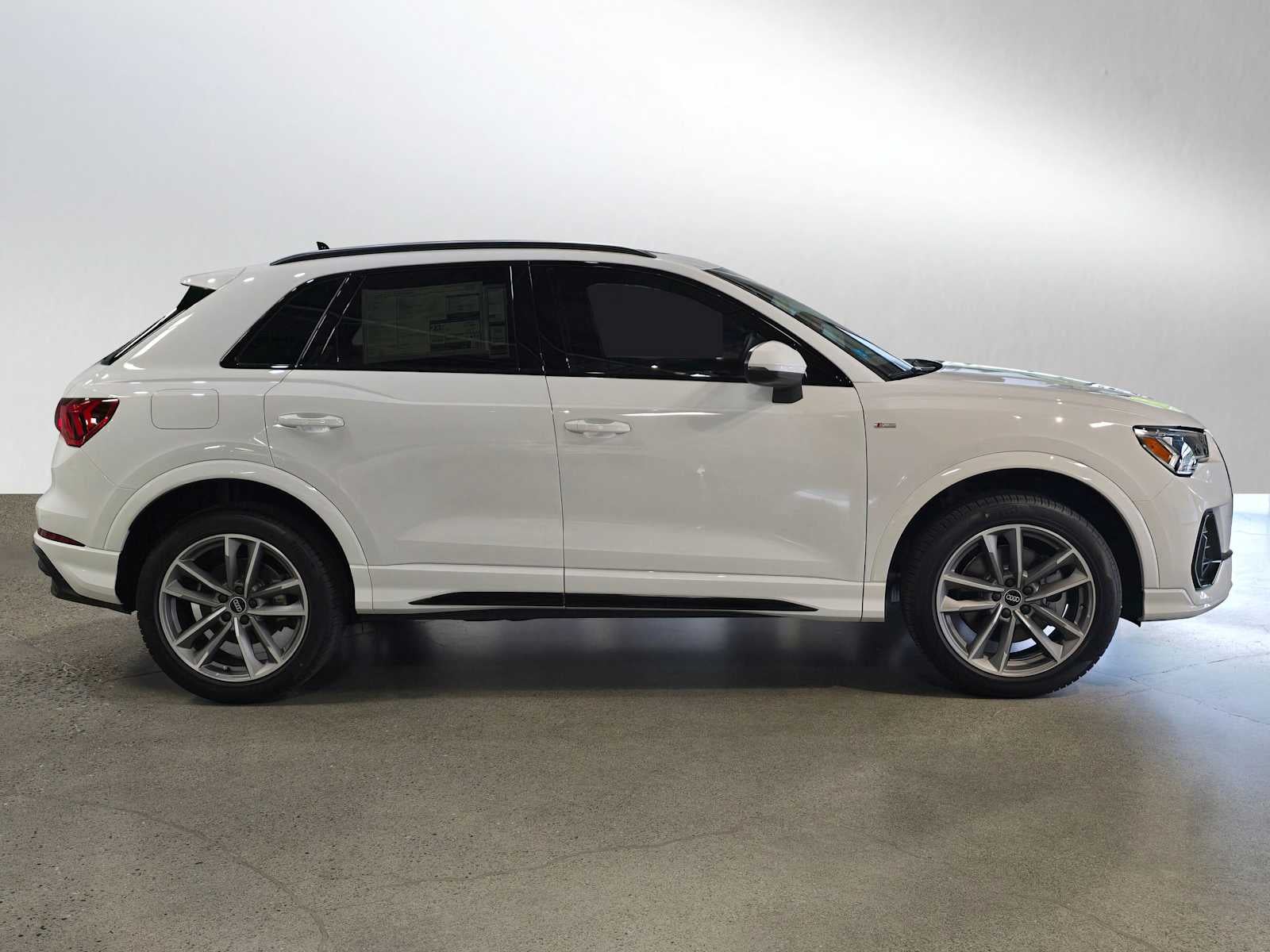 2025 Audi Q3 S line Premium 45 TFSI quattro