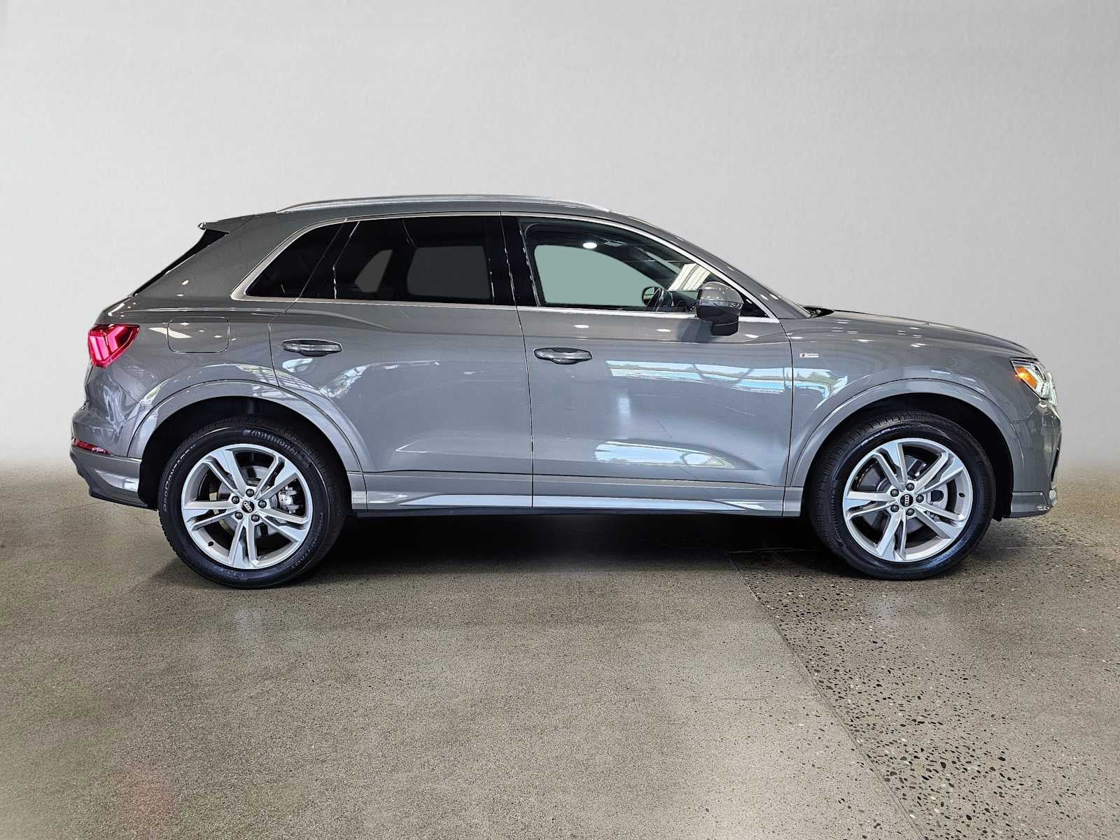 2024 Audi Q3 S line Premium