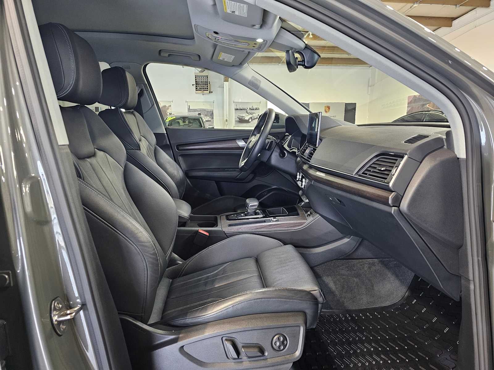 2023 Audi Q5 S line Premium Plus 55 TFSI e quattro