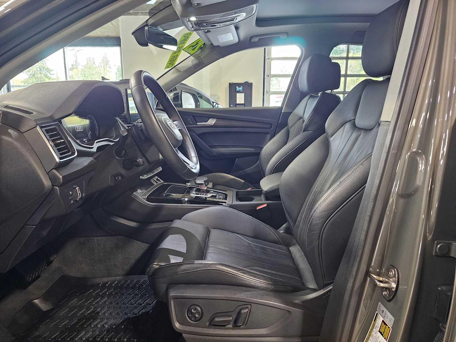 2023 Audi Q5 S line Premium Plus 55 TFSI e quattro