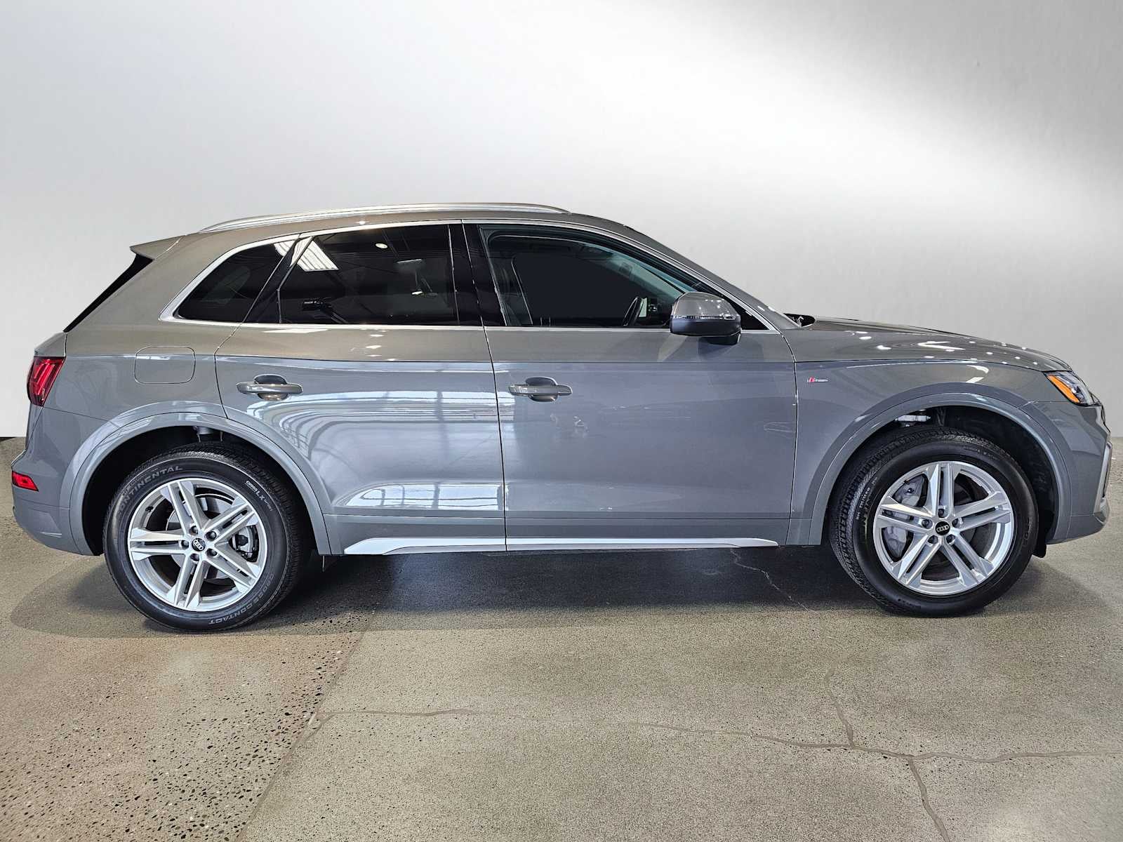 2023 Audi Q5 S line Premium Plus 55 TFSI e quattro