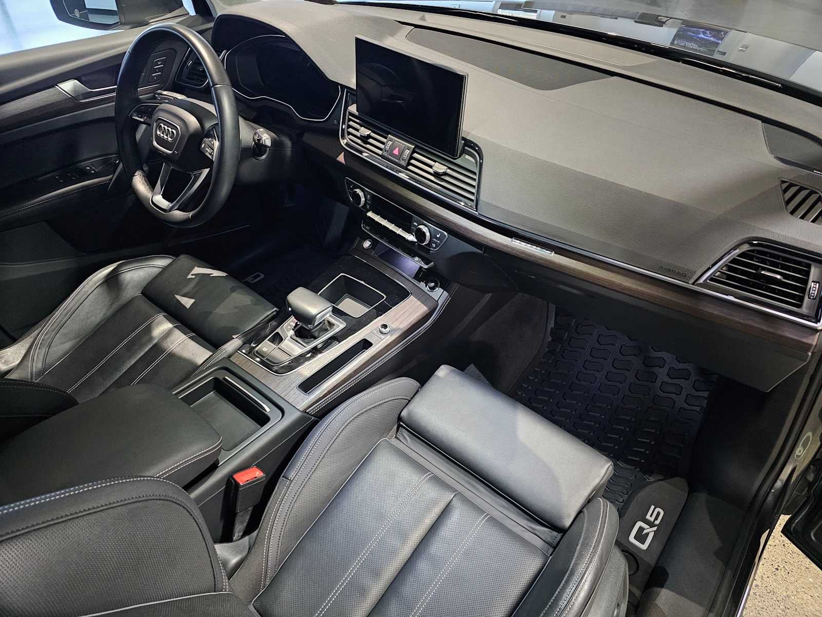 2022 Audi Q5 S line Premium Plus 55 TFSI e quattro