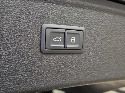 2022 Audi Q5 S line Premium Plus 55 TFSI e quattro