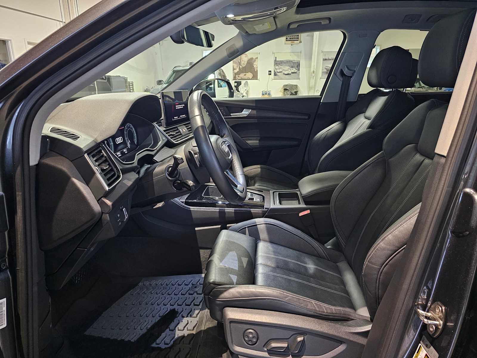 2022 Audi Q5 S line Premium Plus 55 TFSI e quattro