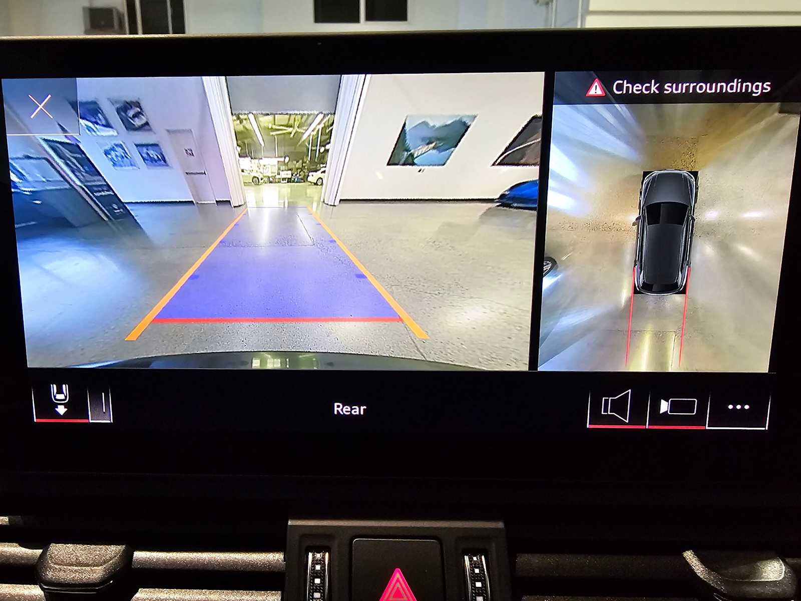 2022 Audi Q5 S line Premium Plus 55 TFSI e quattro