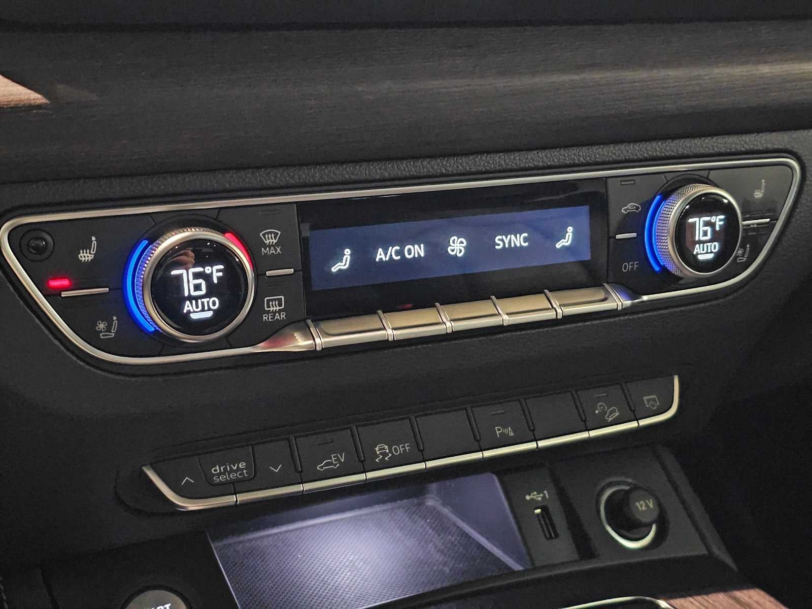 2022 Audi Q5 S line Premium Plus 55 TFSI e quattro