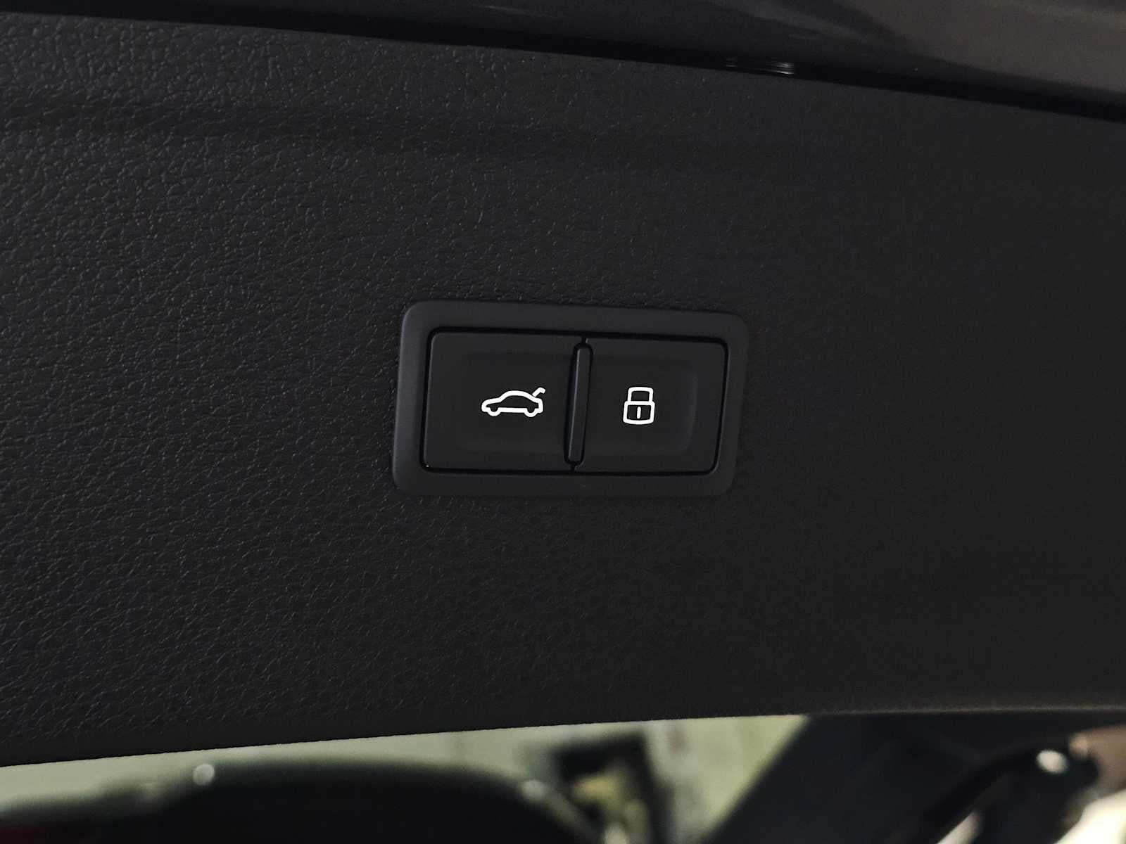 2025 Audi Q5 S line Premium Plus 55 TFSI e quattro