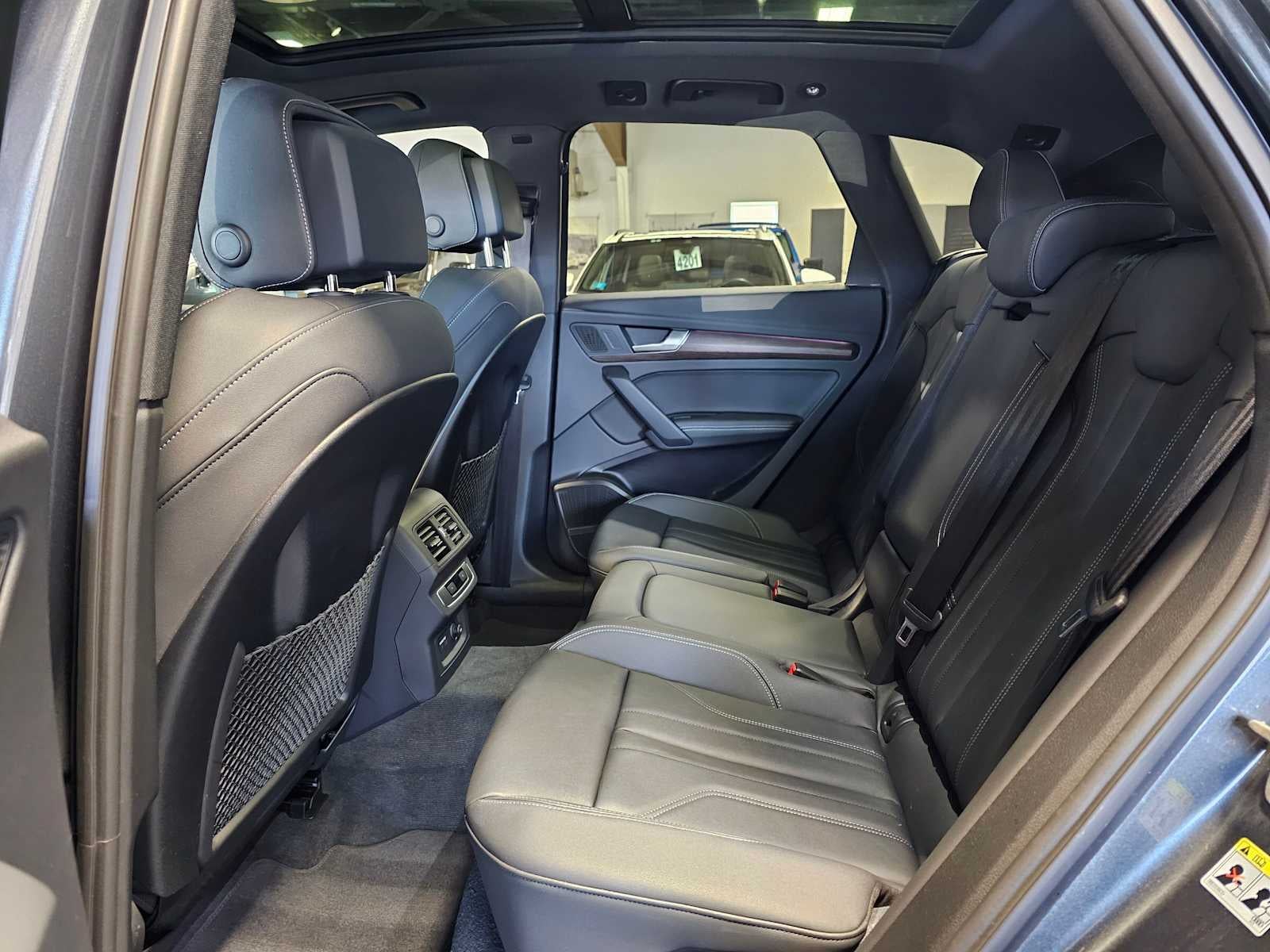 2025 Audi Q5 S line Premium Plus 55 TFSI e quattro