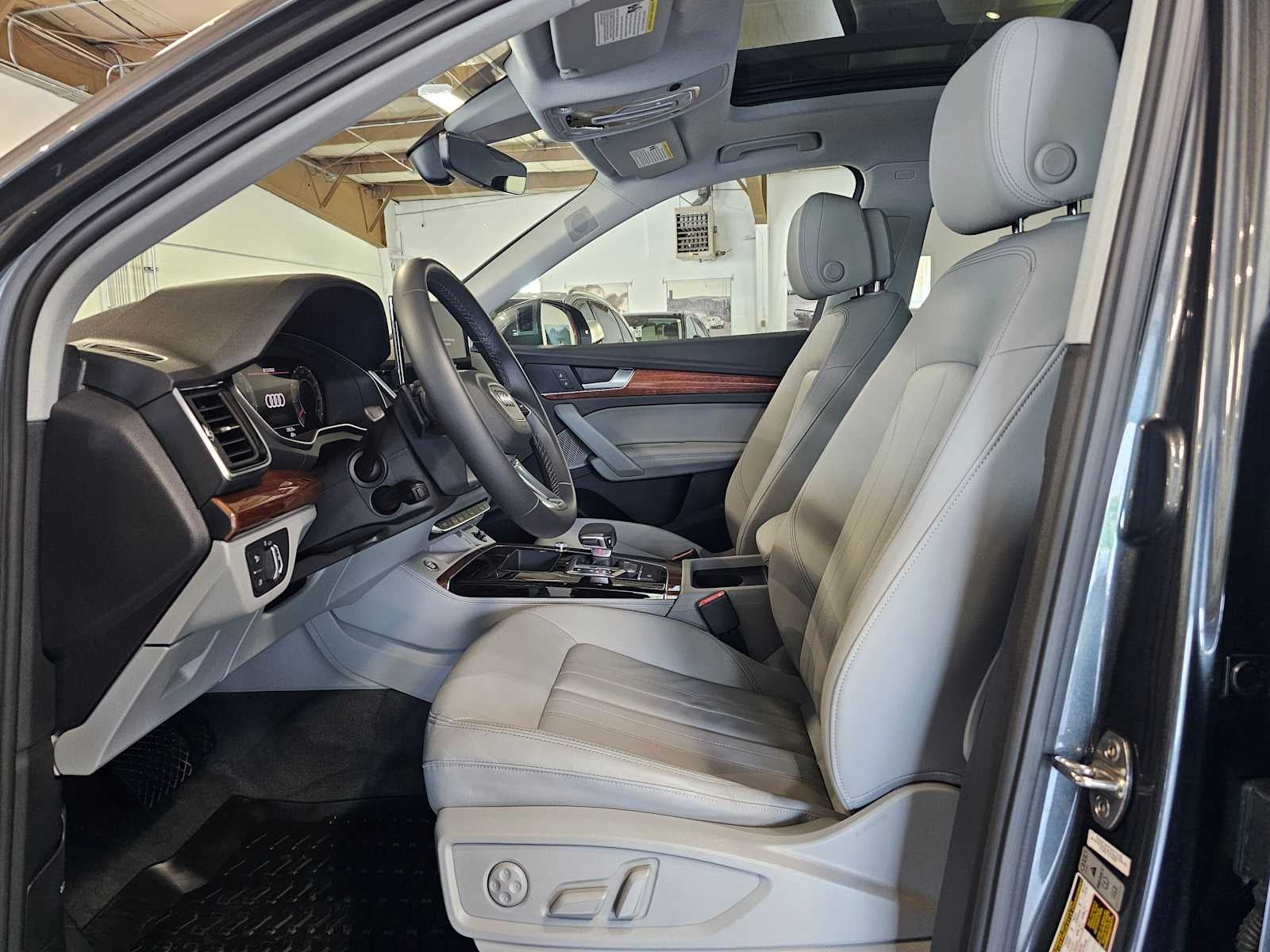 2023 Audi Q5 S line Premium Plus