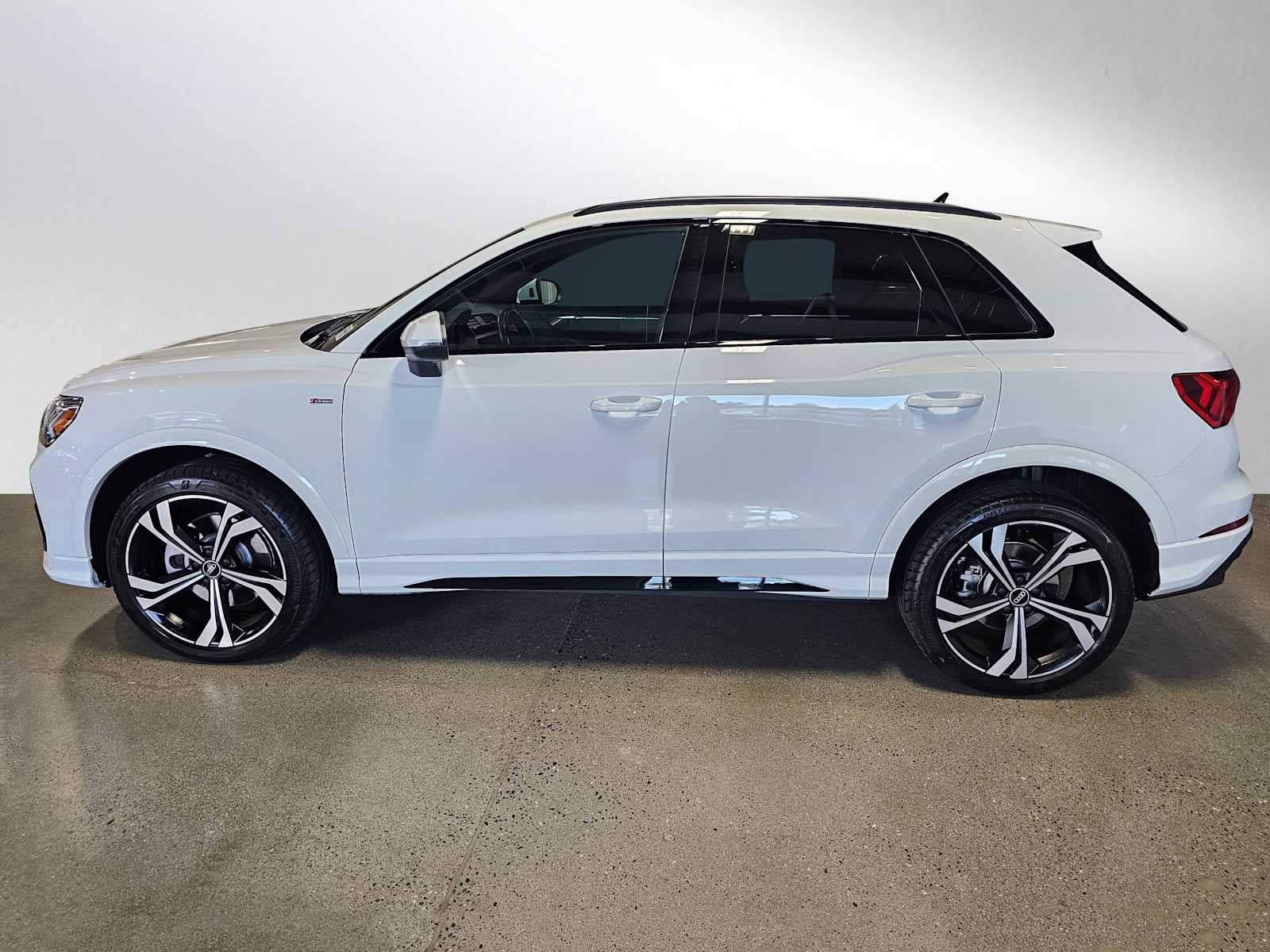 2024 Audi Q3 S line Premium Plus 45 TFSI quattro
