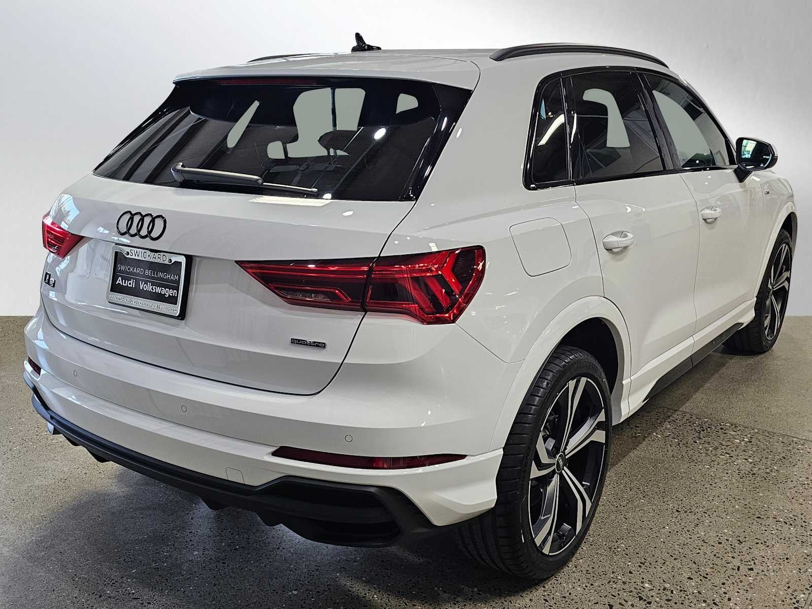 2024 Audi Q3 S line Premium Plus 45 TFSI quattro