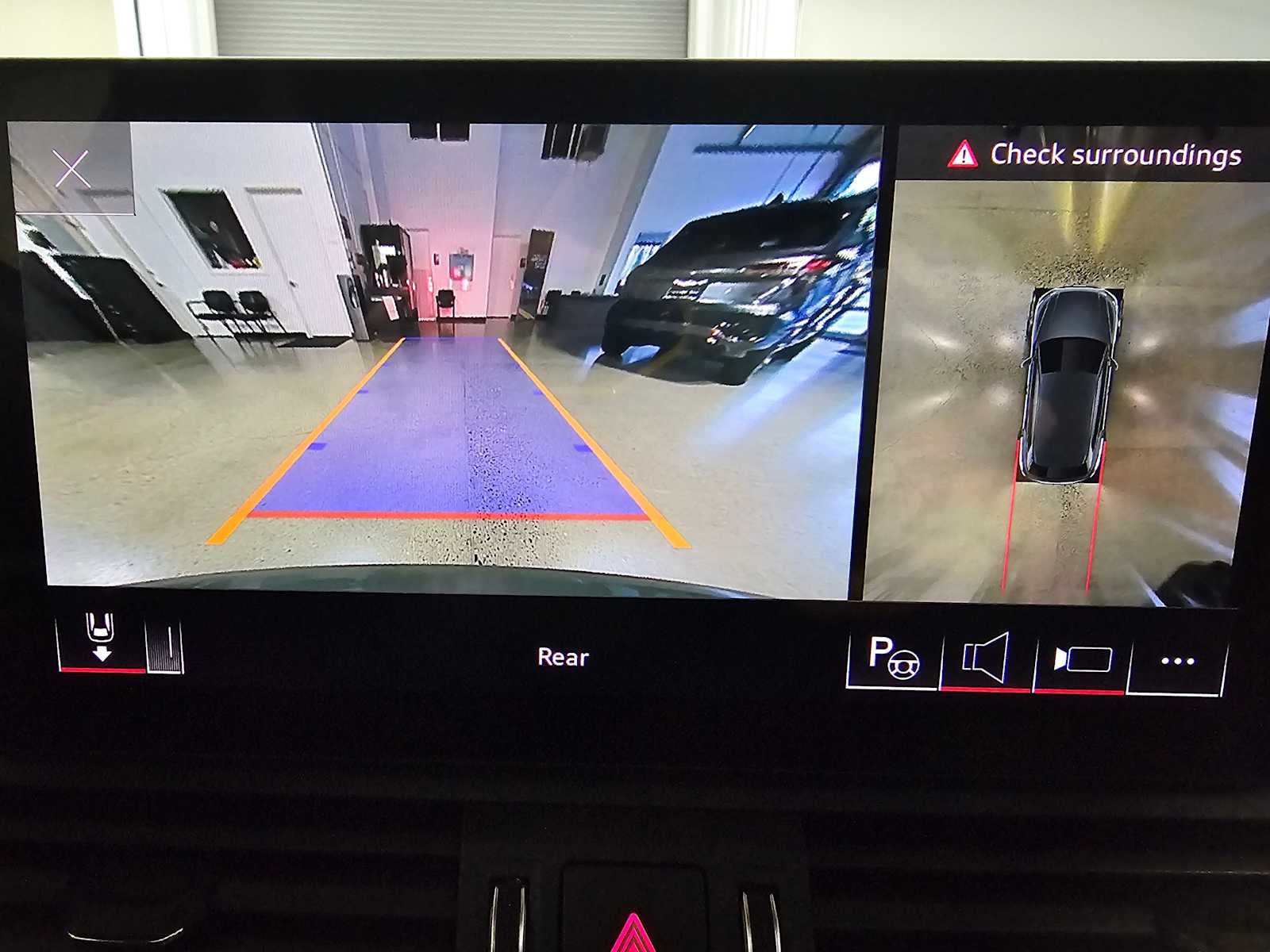 2023 Audi Q5 S line Prestige 55 TFSI e quattro