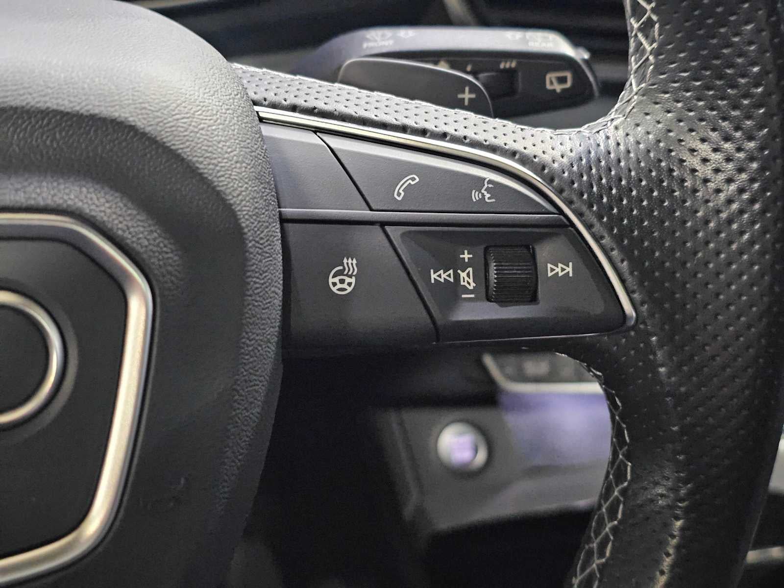 2023 Audi Q5 S line Prestige 55 TFSI e quattro