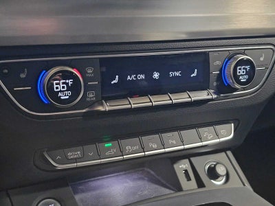 2023 Audi Q5 S line Prestige 55 TFSI e quattro