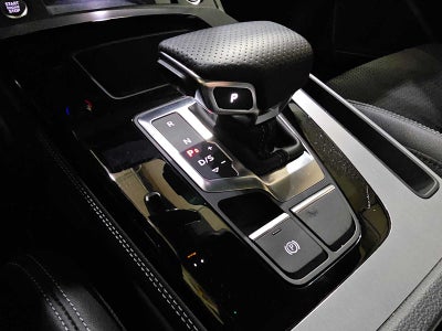 2023 Audi Q5 S line Prestige 55 TFSI e quattro