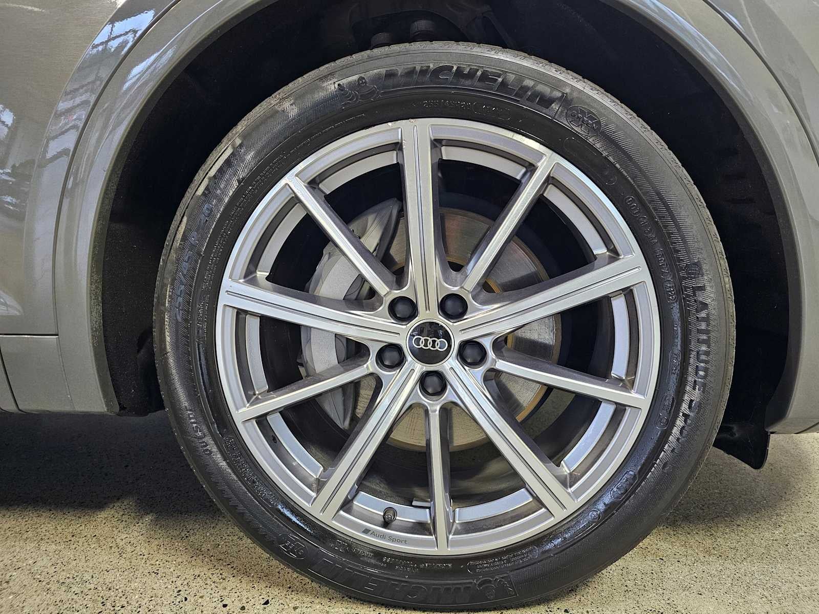 2023 Audi Q5 S line Prestige 55 TFSI e quattro