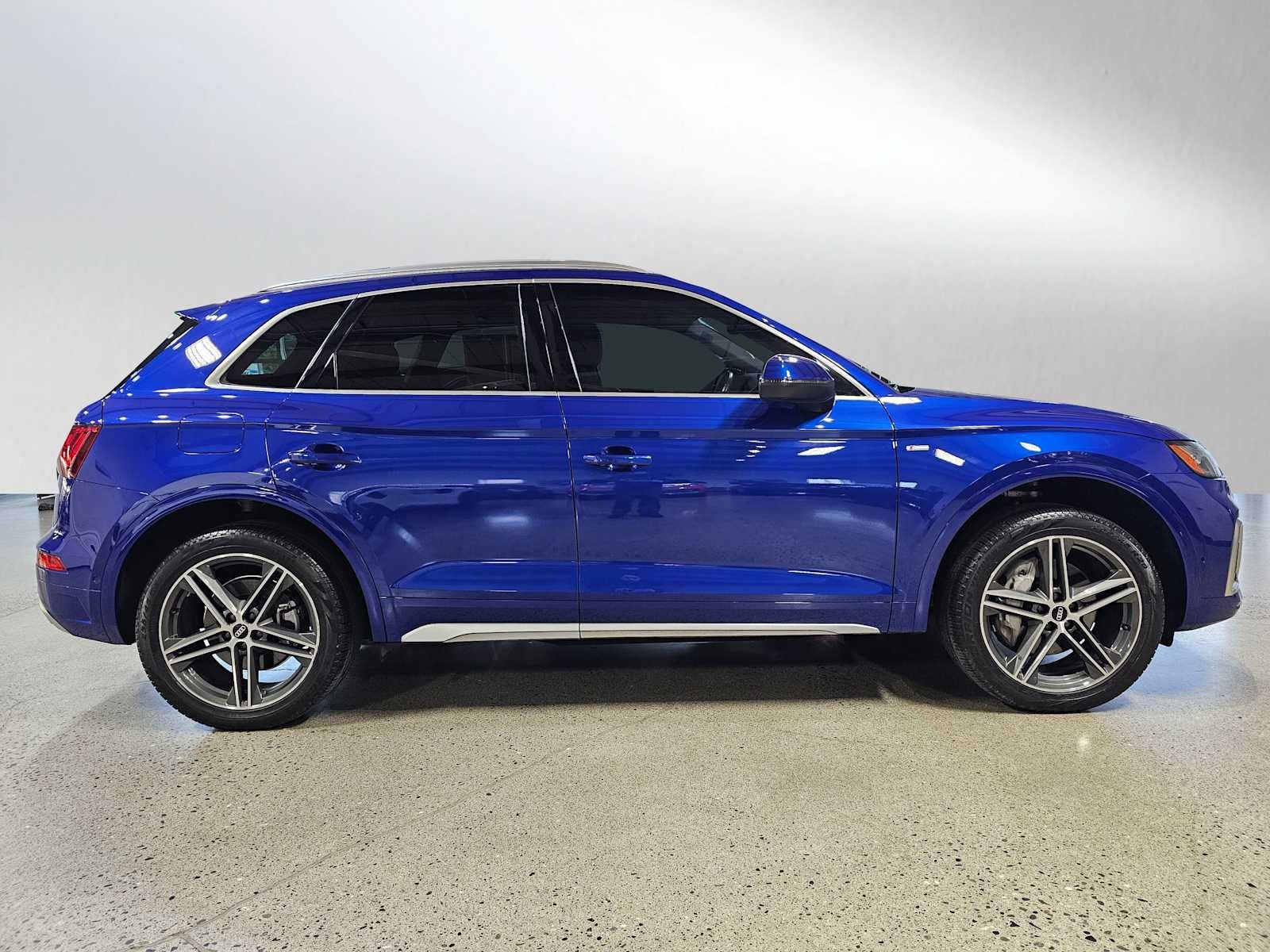 2022 Audi Q5 S line Prestige 55 TFSI e quattro