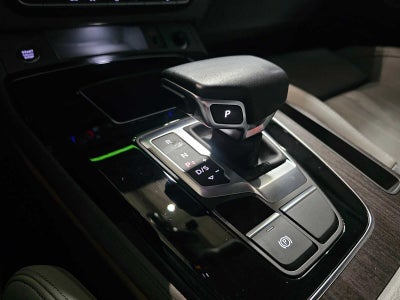 2022 Audi Q5 S line Prestige 55 TFSI e quattro